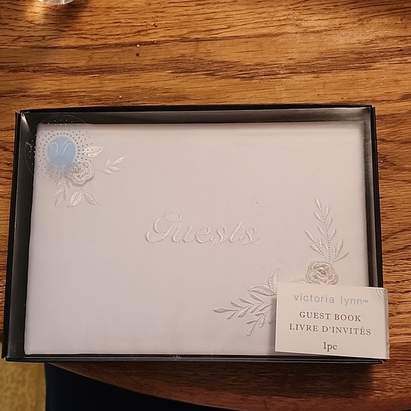 White satin flowered guest book 60 gilt pages NWT - Picture 1 of 6